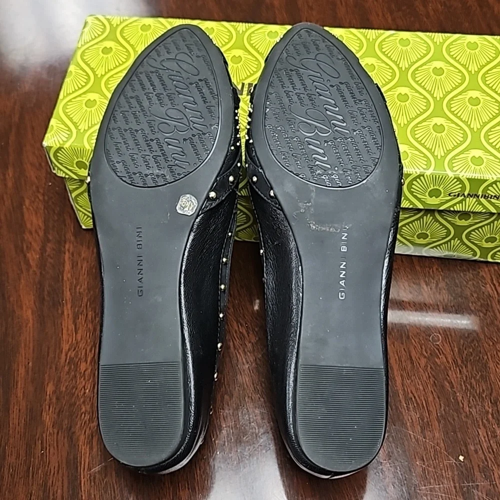 Gianni Bini Thea001 Black & Gold Studded Flats 8m In Original Box Faux Leather